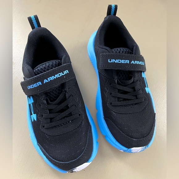 Under Armour Other - Youth Boys Under Armour Tennis Shoes